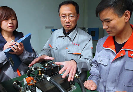 天?？萍夹麄髌臄z花絮